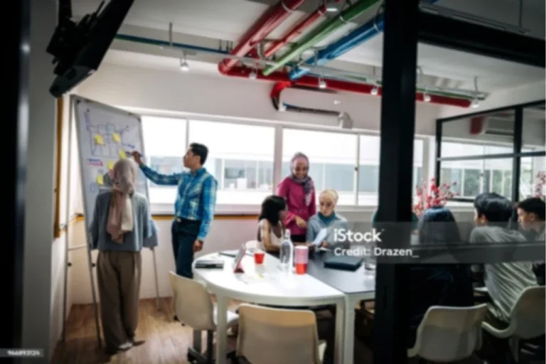 EFFECTIVE STRATEGIES Learn leadership strategies that fit the demands of the future, where innovation, adaptability, and forward-thinking are the keys to success. Transform your leadership style and achieve exceptional results.